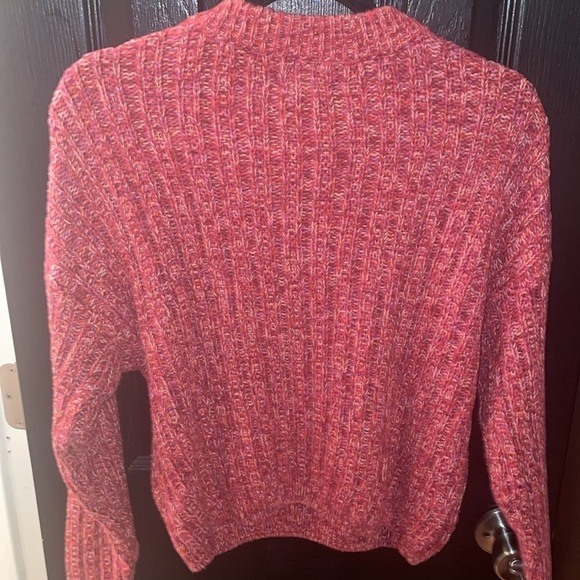 Universal Thread sweater in a size medium. - Picture 4 of 4